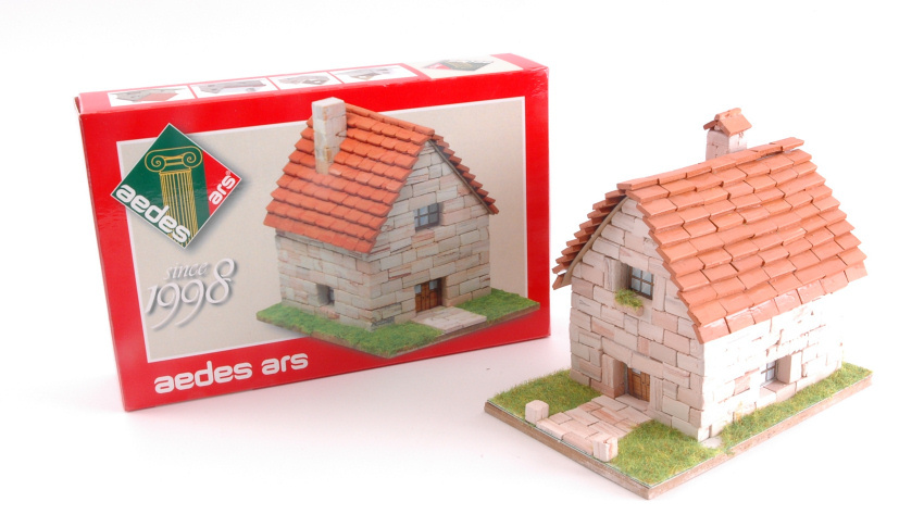 modellauto modellbau model kit bausatz Aedes Ars PETIT CHALET Spiel mm 110x70x80