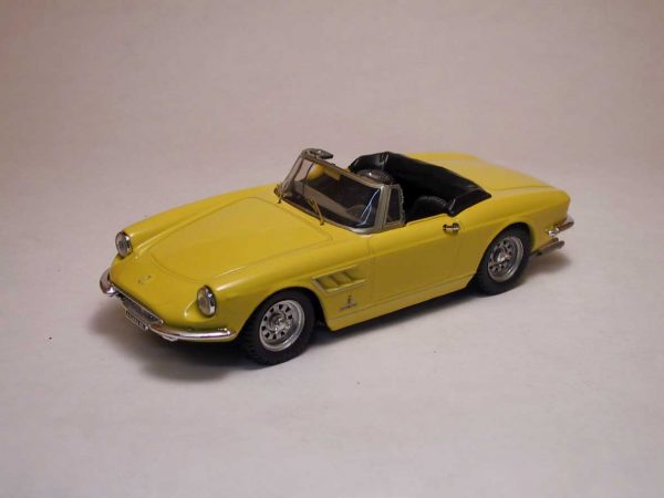 Modellino auto scala 1:43 FERRARI 330 GT SPIDER modellismo diecast collezione