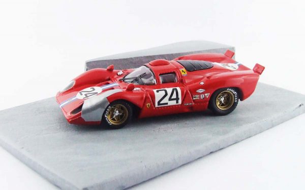 Modellino auto scala 1:43 Best Model FERRARI 312 P COUPE DAYTONA diorama diecast