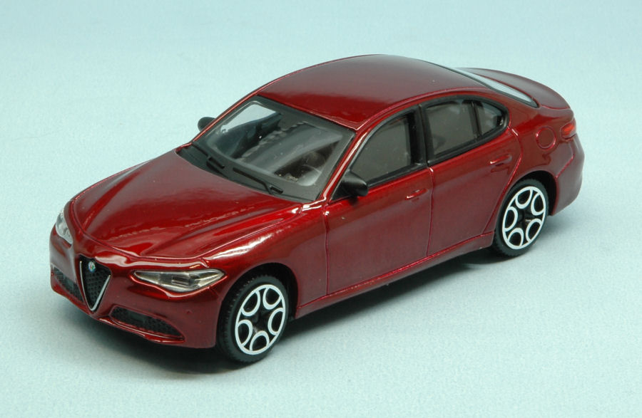 Alfa romeo giulia bburago on sale