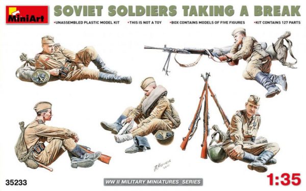 Modellino model kit di montaggio soldati SOVIET SOLDIERS TAKING A BREAK KIT 1:35