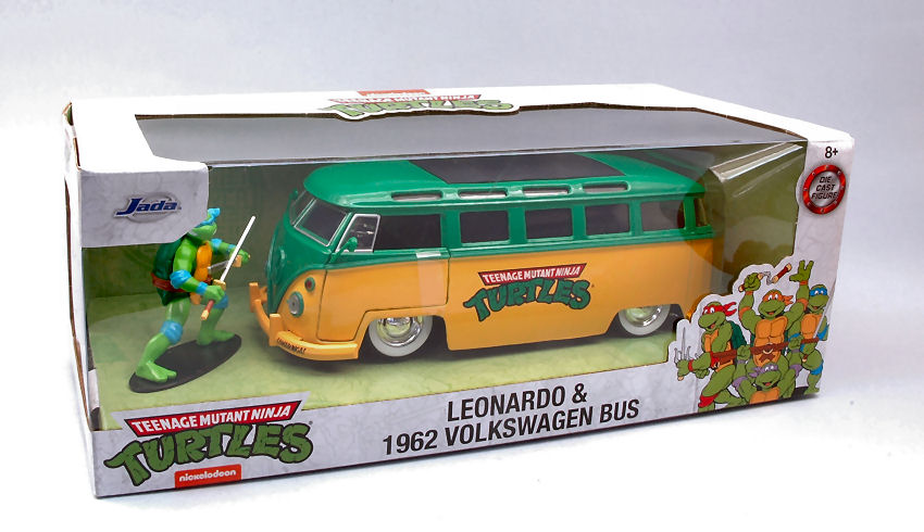 Modellino auto film movie VW BUS T1 TURTLE LEONARDO FIGURE scala 1:24 diecast