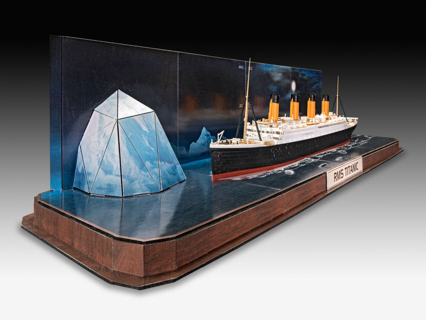 Modellino nave da montare model kit di montaggio RMS TITANIC + 3D PUZZLE  ICEBERG - Arcadia Modellismo