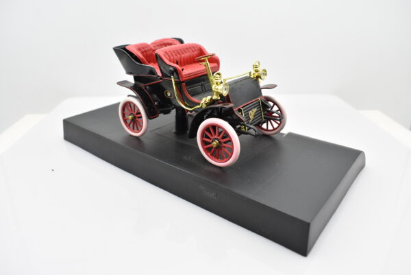 Modellino auto Cadillac Runabout scala 1:32 diecast modellismo collezione epoca solido - immagine 4
