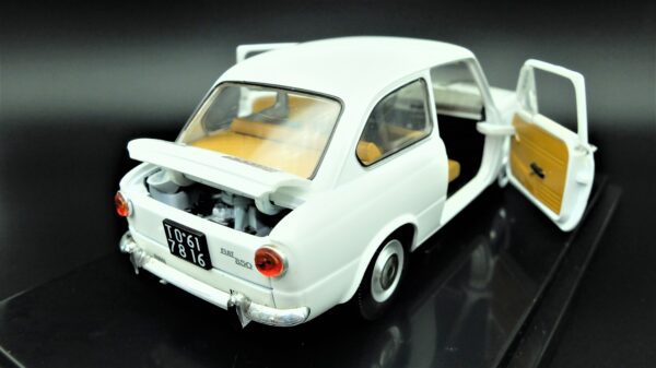 Modellino auto scala 1:24 Fiat 850 modellismo statico da collezione - immagine 8