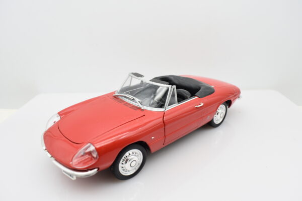 Modellino auto scala 1:24 Alfa Romeo 1600 Spider Duetto modellismo statico da collezione - immagine 5