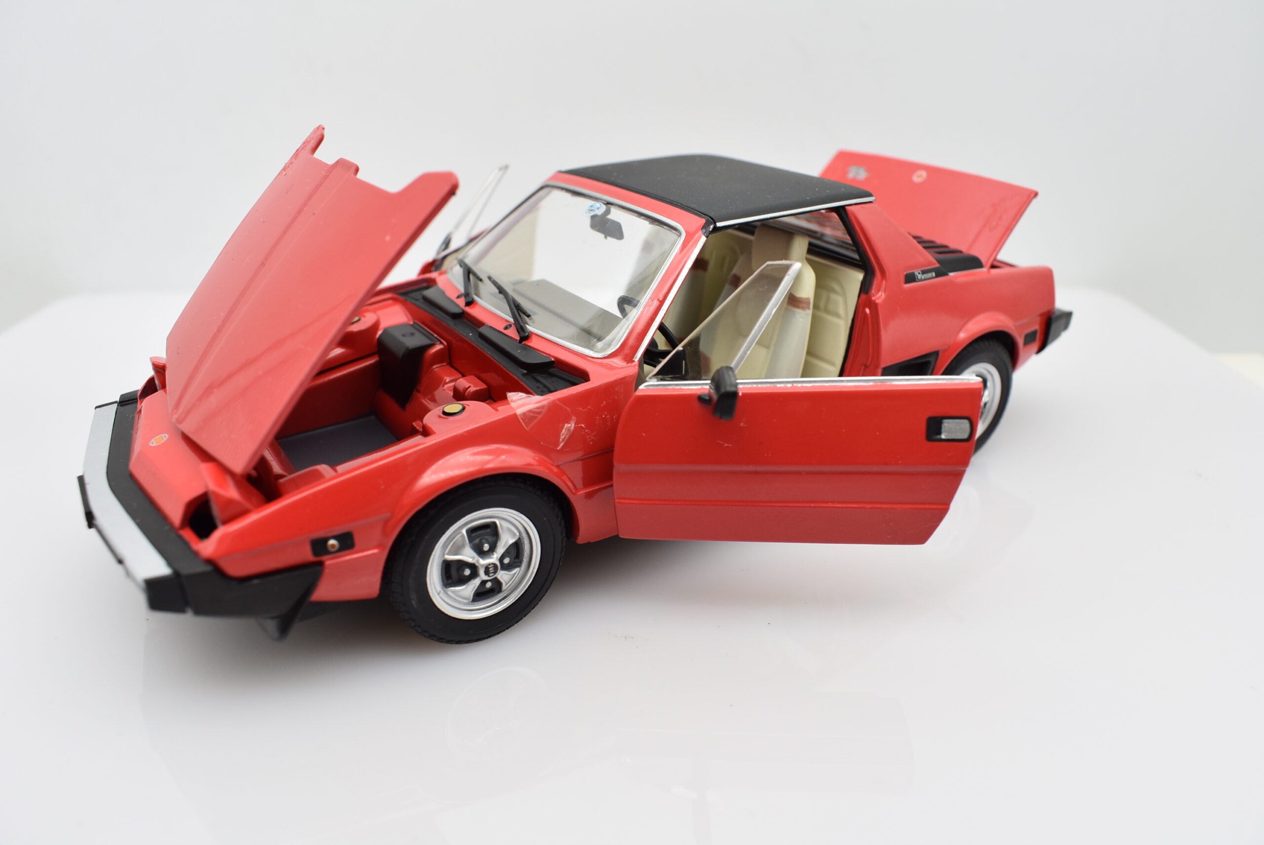Modellino auto FIAT X1/9 x19 rosso scala 1/24 diecast modellismo collezione raro - immagine 13