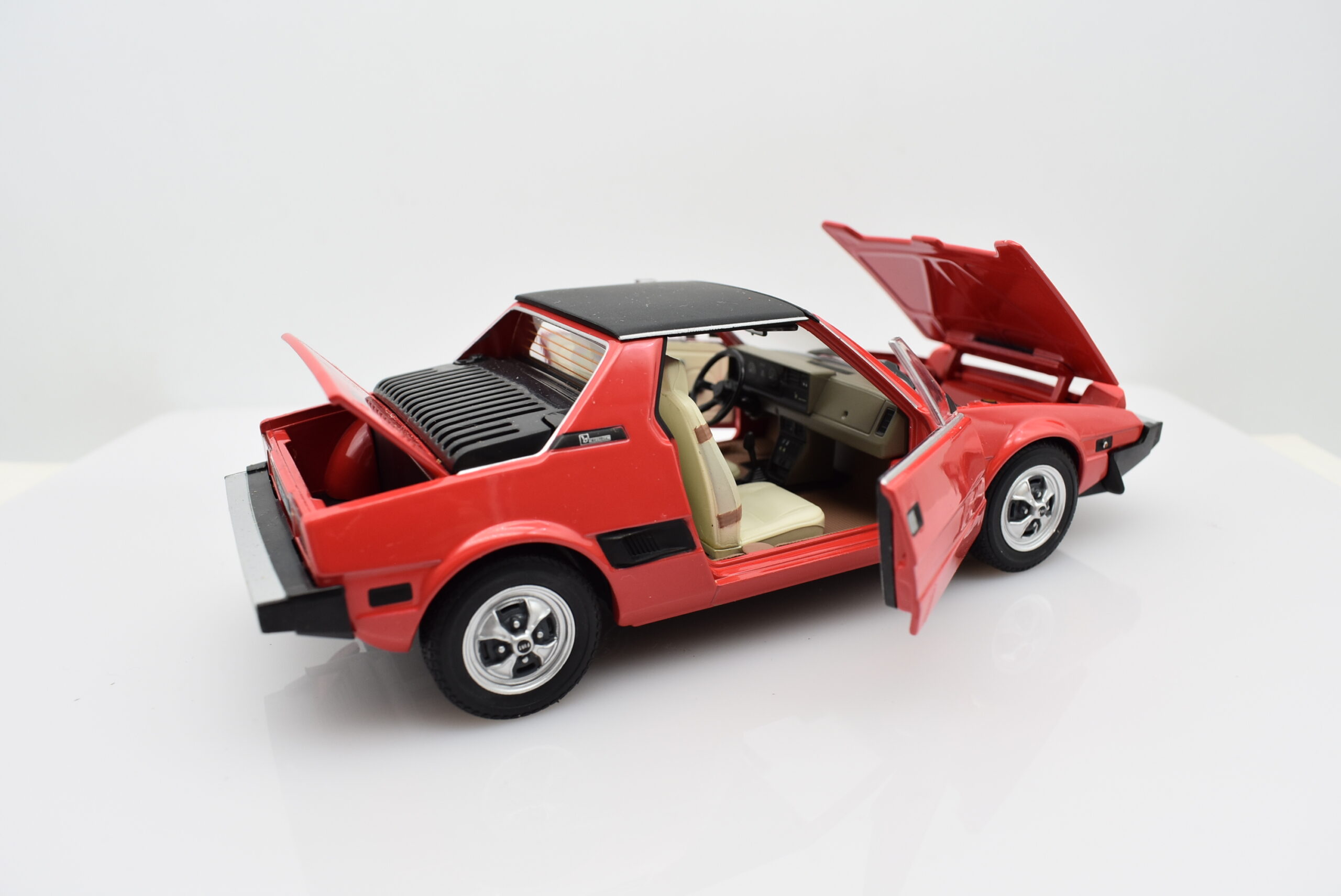Modellino auto FIAT X1/9 x19 rosso scala 1/24 diecast modellismo collezione raro - immagine 3
