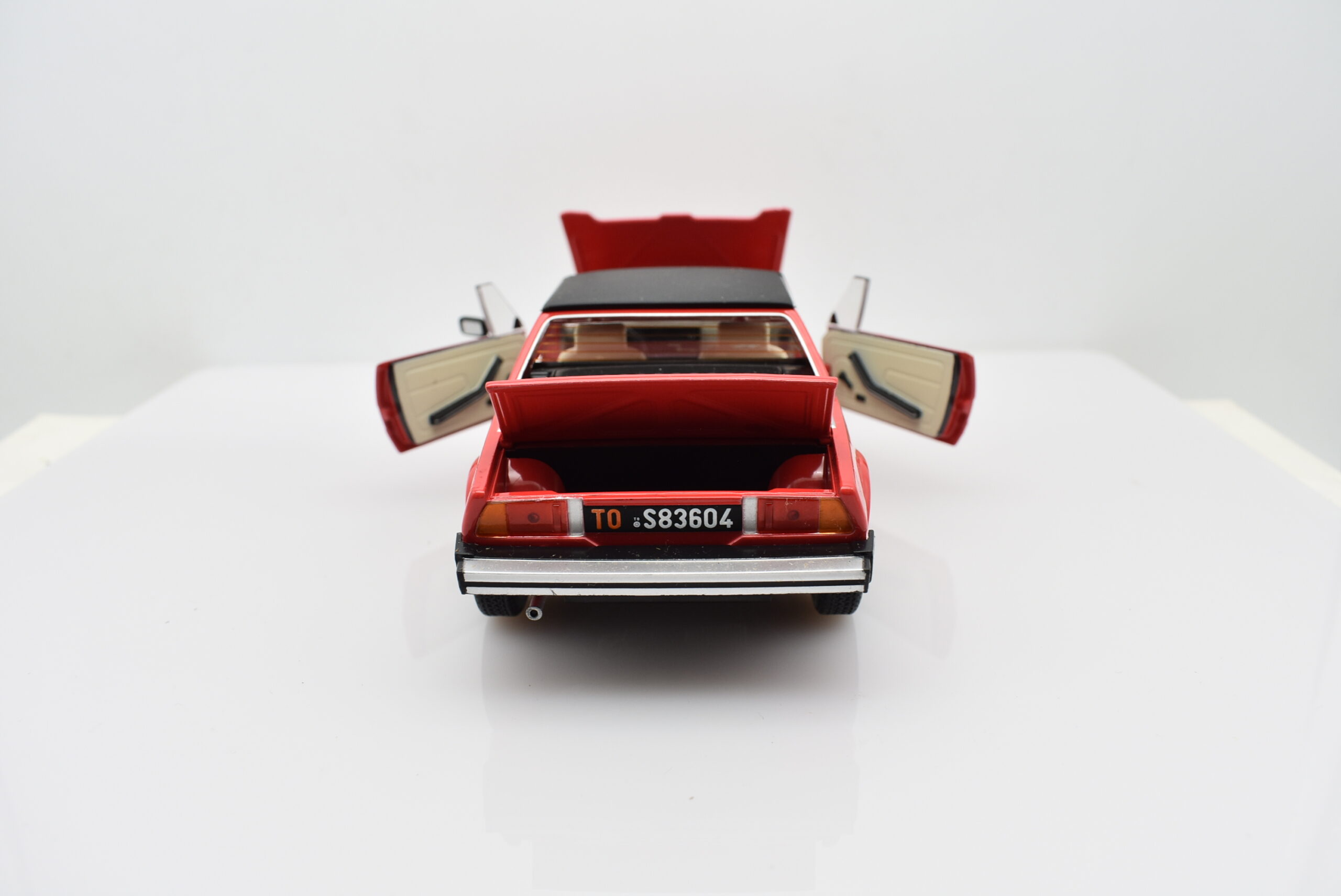 Modellino auto FIAT X1/9 x19 rosso scala 1/24 diecast modellismo collezione raro - immagine 6