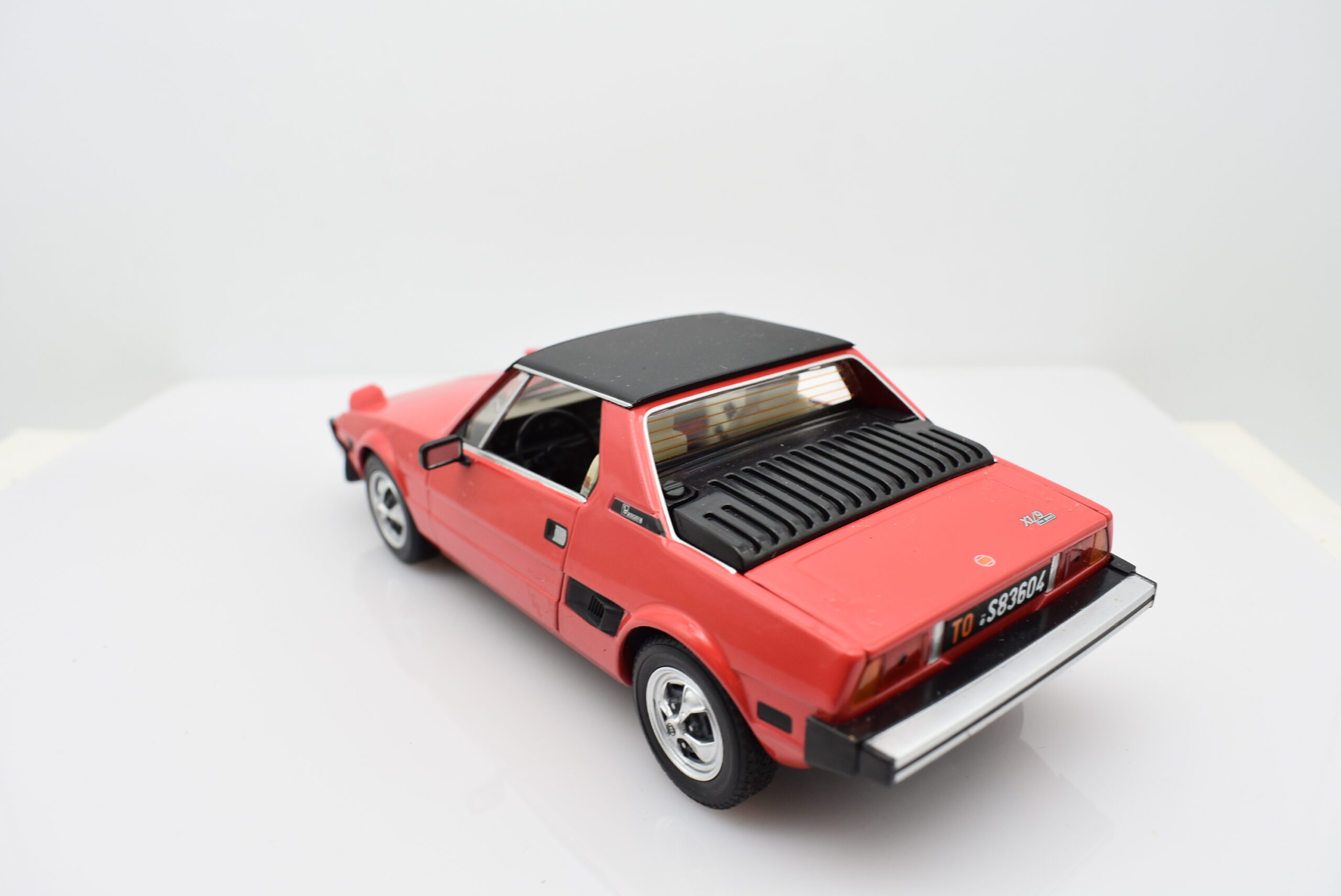 Modellino auto FIAT X1/9 x19 rosso scala 1/24 diecast modellismo collezione raro - immagine 10