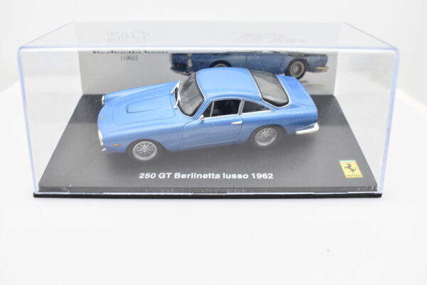 Modellino auto scala 1:43 Ferrari GT 250 Berlinetta Lusso diecast modellismo statico da collezione - immagine 2