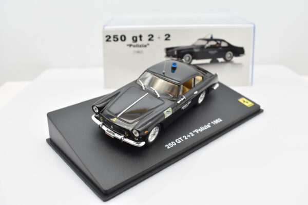 Modellino auto scala 1:43 Ferrari GT Collection 250 2+2 Polizia diecast modellismo da collezione - immagine 2