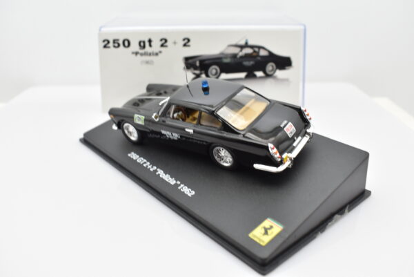 Modellino auto scala 1:43 Ferrari GT Collection 250 2+2 Polizia diecast modellismo da collezione - immagine 3