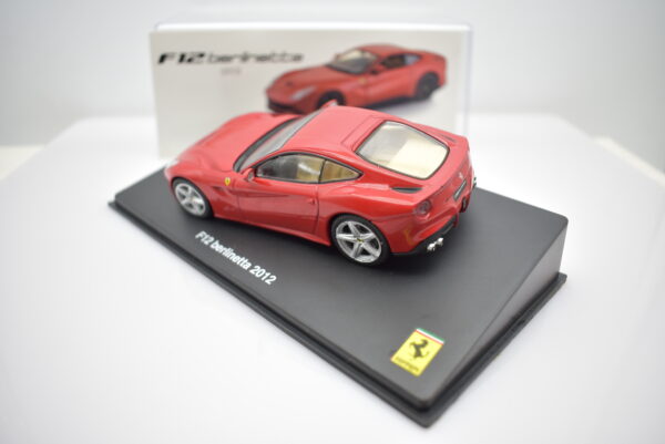 Modellino auto scala 1:43 Ferrari GT Collection F12 Berlinetta diecast modellismo da collezione - immagine 3