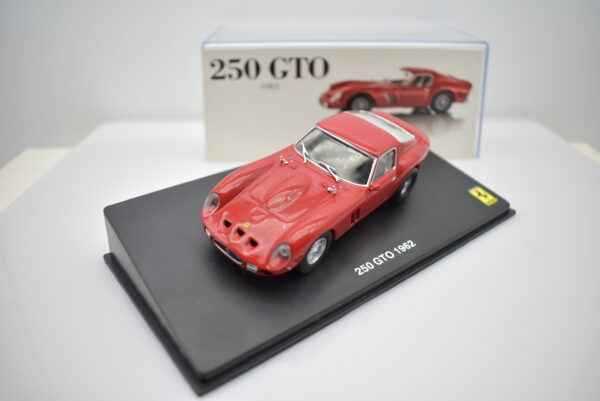 Modellino auto scala 1:43 Ferrari GT Collection 250 GTO diecast modellismo da collezione - immagine 2