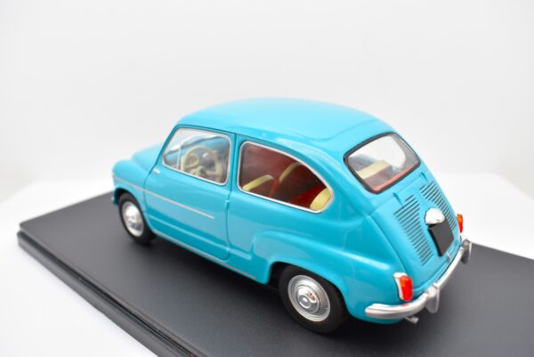 Modellino auto Fiat 600 scala 1:24 modellismo statico da collezione - immagine 3