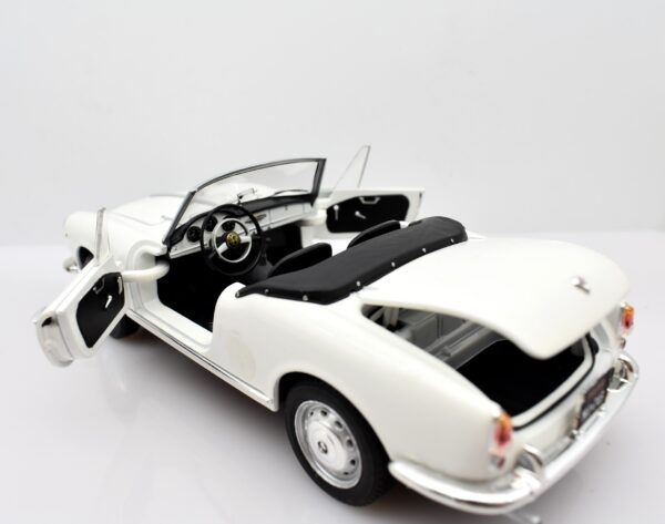 ALFA ROMEO GIULIETTA SPIDER modellini auto scala 1:24 modellismo statico cabrio - immagine 3