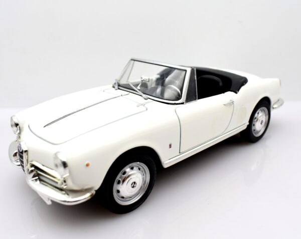 ALFA ROMEO GIULIETTA SPIDER modellini auto scala 1:24 modellismo statico cabrio - immagine 5