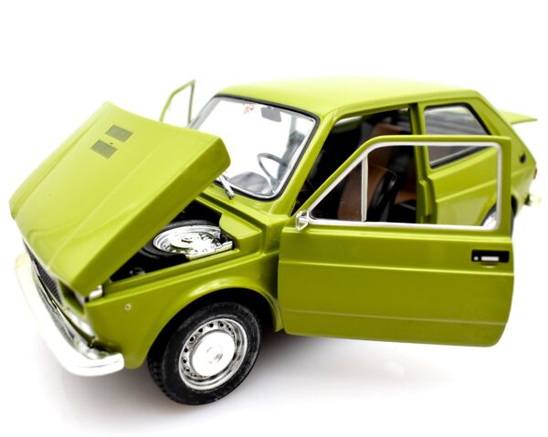 modellino auto scala 1:24 FIAT 127 quattroruote collection da collezione diecast