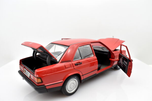 Modellino auto Mercedes 190E scala 1/24 diecast modellismo collezione statico - immagine 4