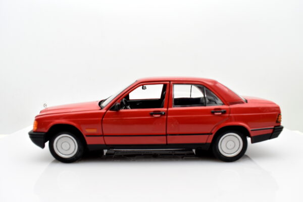 Modellino auto Mercedes 190E scala 1/24 diecast modellismo collezione statico - immagine 6