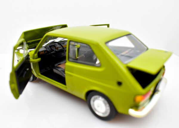 modellino auto scala 1:24 FIAT 127 quattroruote collection da collezione diecast - immagine 3