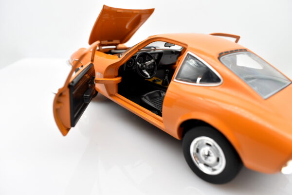 Modellino auto scala 1:24 Opel GT 1900 modellismo statico da collezione - immagine 5