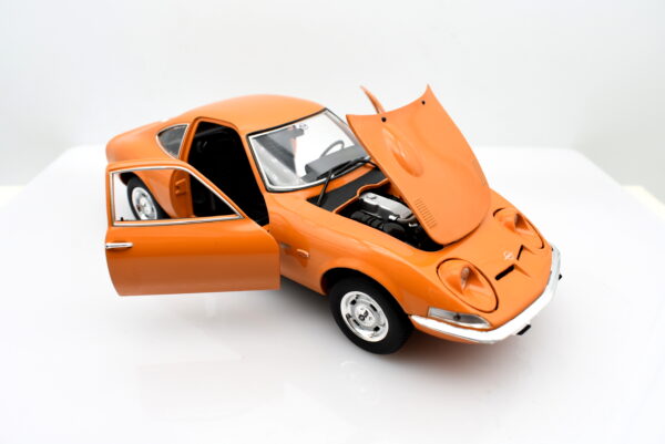 Modellino auto scala 1:24 Opel GT 1900 modellismo statico da collezione - immagine 6