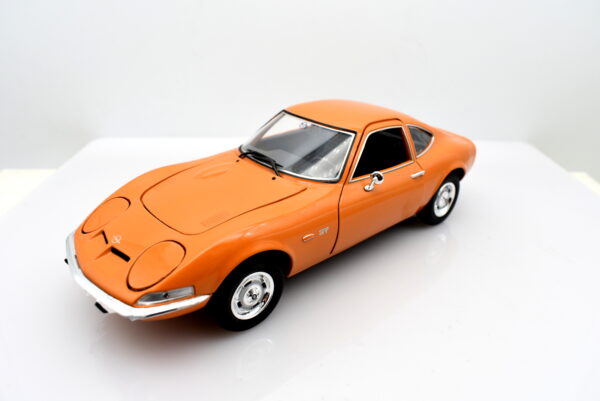 Modellino auto scala 1:24 Opel GT 1900 modellismo statico da collezione - immagine 10