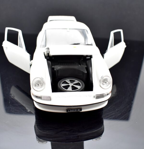Modellino auto scala 1:24 Porsche 911 S 2.4 modellismo statico da collezione - immagine 5