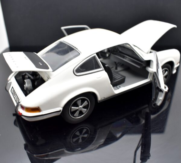 Modellino auto scala 1:24 Porsche 911 S 2.4 modellismo statico da collezione - immagine 7