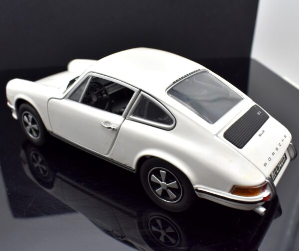 Modellino auto scala 1:24 Porsche 911 S 2.4 modellismo statico da collezione - immagine 12