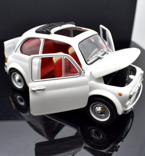 Modellino auto scala 1:24 Fiat 500 F modellismo statico da collezione - immagine 4