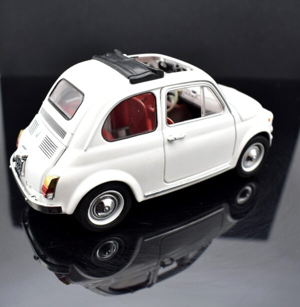 Modellino auto scala 1:24 Fiat 500 F modellismo statico da collezione - immagine 6