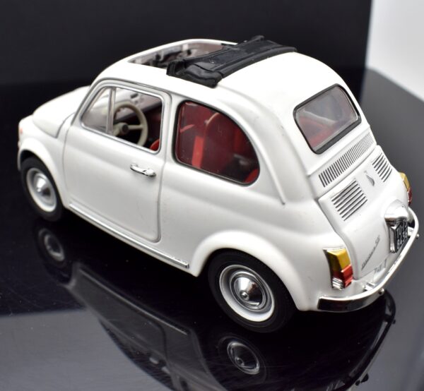 Modellino auto scala 1:24 Fiat 500 F modellismo statico da collezione - immagine 9