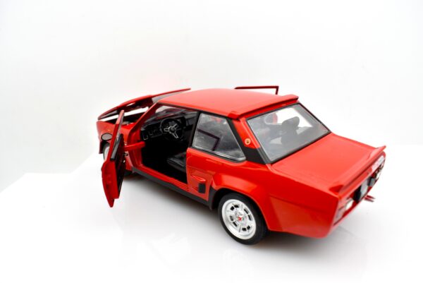 Modellino auto scala 1:24 Fiat 131 Abarth modellismo statico da collezione - immagine 3