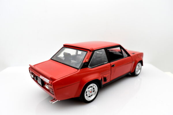 Modellino auto scala 1:24 Fiat 131 Abarth modellismo statico da collezione - immagine 7