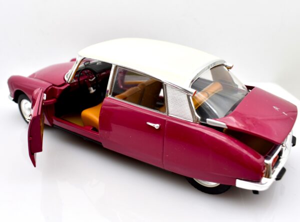 Modellino auto scala 1:24 CITROEN DS 19 quattroruote collection modellismo epoca - immagine 3
