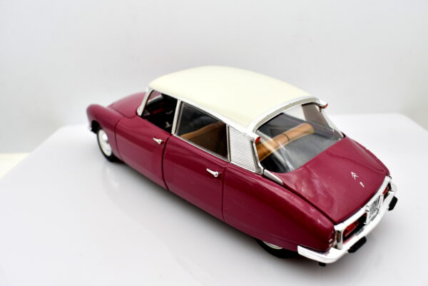 Modellino auto scala 1:24 CITROEN DS 19 quattroruote collection modellismo epoca - immagine 8