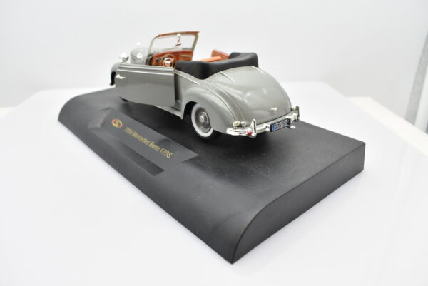 Modellino auto Mercedes Benz 170S scala 1:32 diecast modellismo collezione epoca solido - immagine 3
