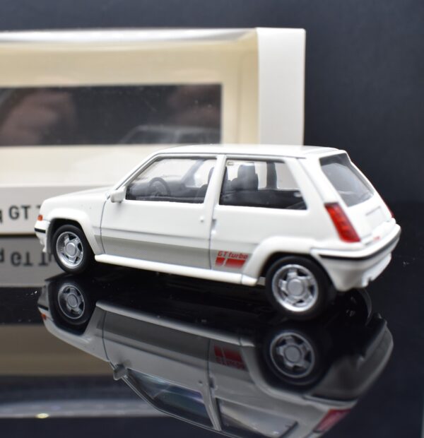 Modellino auto scala 1:43 Norev RENAULT SUPERCINQUE GT TURBO PHASE II 1988 - immagine 2
