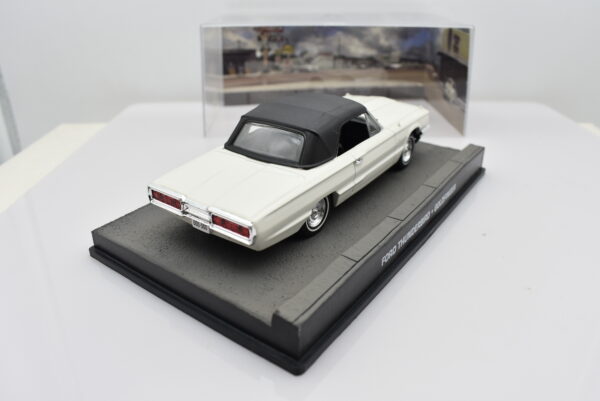 Modellini auto dei film 007 James Bond scala 1:43 FORD THUNDERBIRD collezione - immagine 3