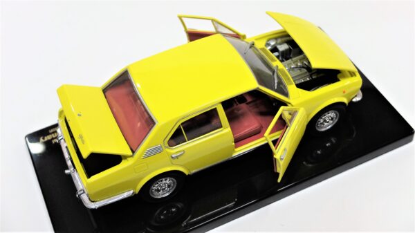 Modellino auto scala 1:24 Alfa Romeo Alfetta 1.8 modellismo statico da collezione - immagine 5