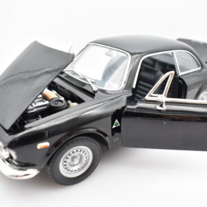 Modellino auto scala 1:18 ALFA ROMEO GIULIA diecast modellismo da collezione