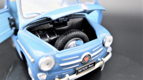 Modellino auto FIAT 600 D scala 1:24 diecast modellismo da collezione - immagine 7