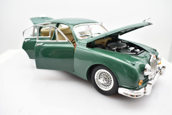 Modellino auto scala 1:18 JAGUAR MARK II diecast modellismo da collezione - immagine 5
