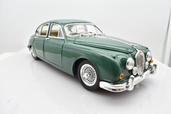 Modellino auto scala 1:18 JAGUAR MARK II diecast modellismo da collezione - immagine 8