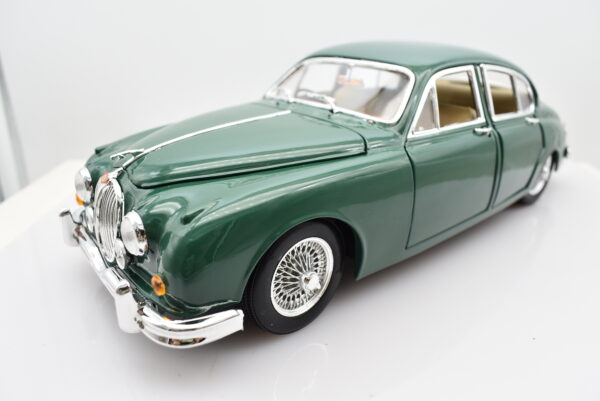 Modellino auto scala 1:18 JAGUAR MARK II diecast modellismo da collezione - immagine 9