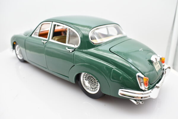 Modellino auto scala 1:18 JAGUAR MARK II diecast modellismo da collezione - immagine 10