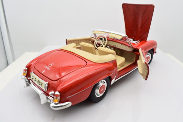 Modellino auto scala 1:18 MERCEDES BENZ 190 SL diecast modellismo da collezione - immagine 4
